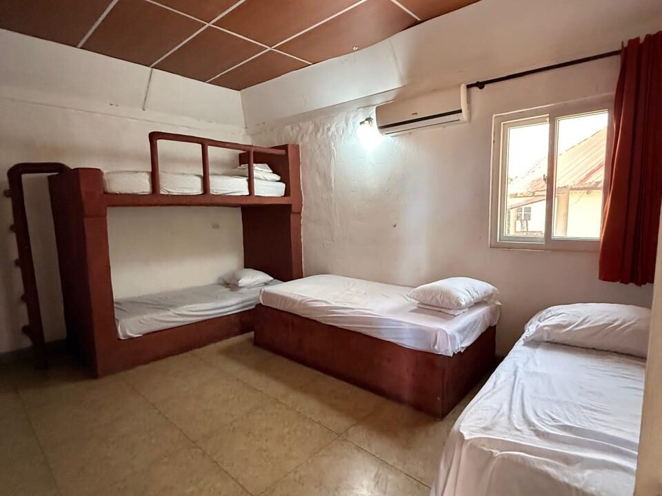 Casa en Monterrico KM 134 4 Bungalows con Amplio Jardín Ideal para Hotelito en Airbnb (1)