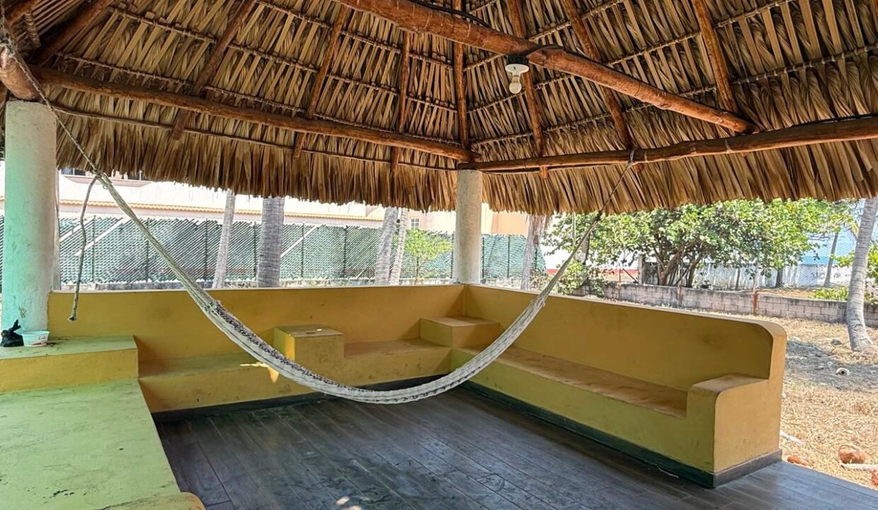 Casa en Monterrico KM 134 4 Bungalows con Amplio Jardín Ideal para Hotelito en Airbnb (17)