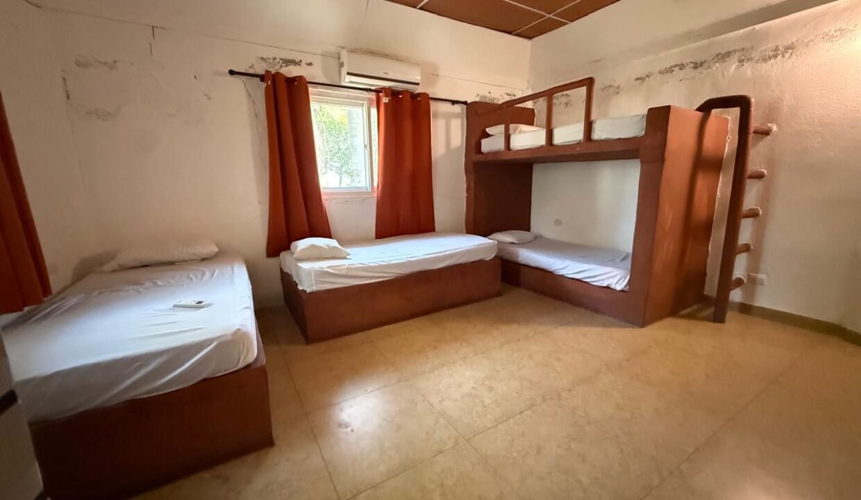 Casa en Monterrico KM 134 4 Bungalows con Amplio Jardín Ideal para Hotelito en Airbnb (3)