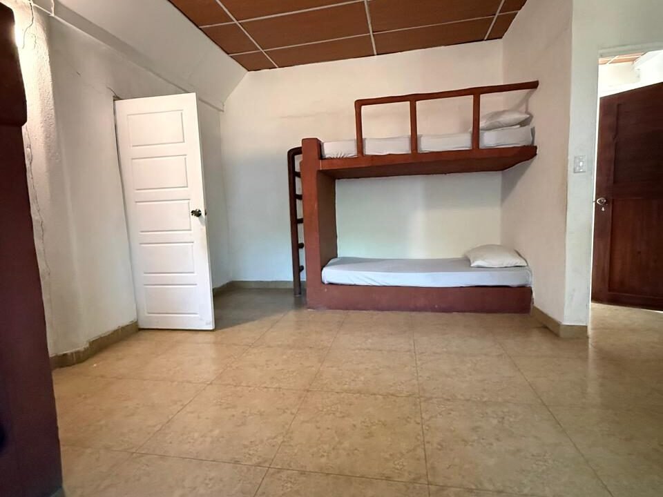 Casa en Monterrico KM 134 4 Bungalows con Amplio Jardín Ideal para Hotelito en Airbnb (4)