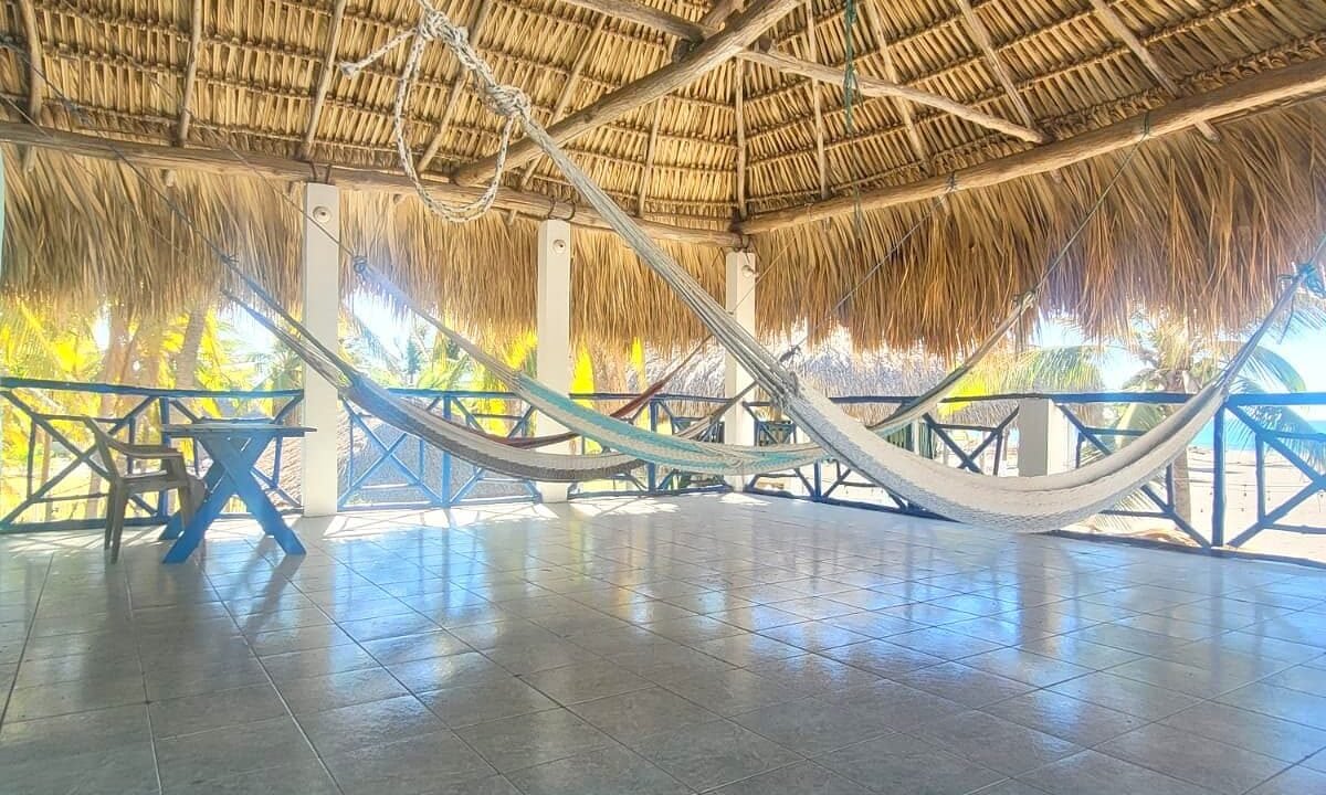 Hotel con Amplio Terreno en El Jiote, Las Lisas Oportunidad de Inversión (10)