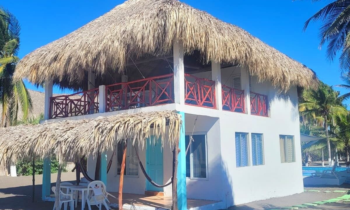 Hotel con Amplio Terreno en El Jiote, Las Lisas Oportunidad de Inversión (11)