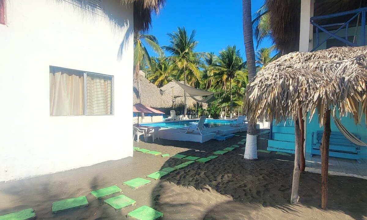 Hotel con Amplio Terreno en El Jiote, Las Lisas Oportunidad de Inversión (14)