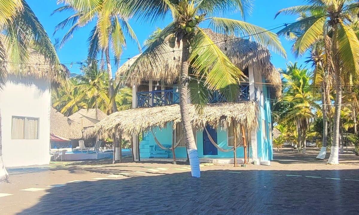Hotel con Amplio Terreno en El Jiote, Las Lisas Oportunidad de Inversión (15)