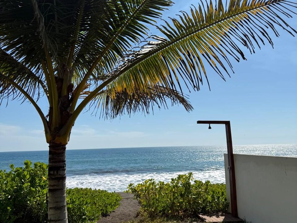Monterrico Apartamentos Frente al Mar CON Título de Propiedad en Venta (4)