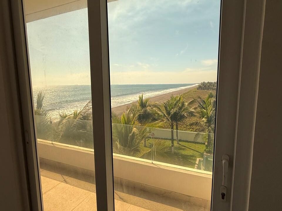 Monterrico Apartamentos Frente al Mar CON Título de Propiedad en Venta (8)