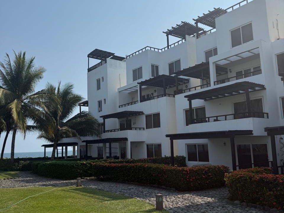 Penthouse en El Muelle Linda Vista al Mar Jacuzzi Privado (14)