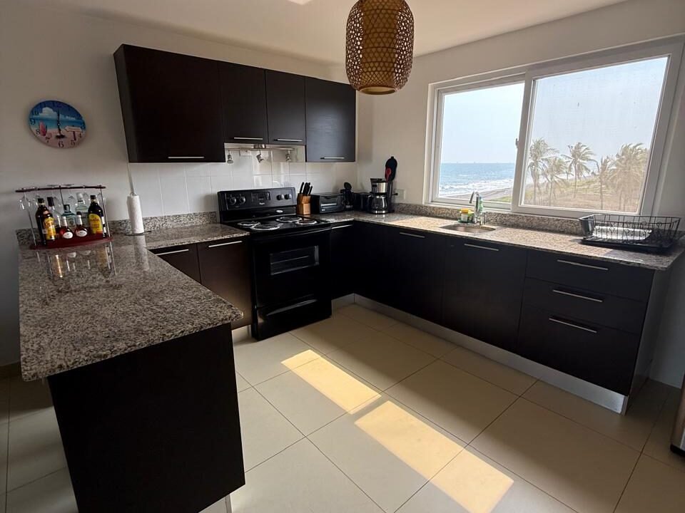 Penthouse en El Muelle Linda Vista al Mar Jacuzzi Privado (2)
