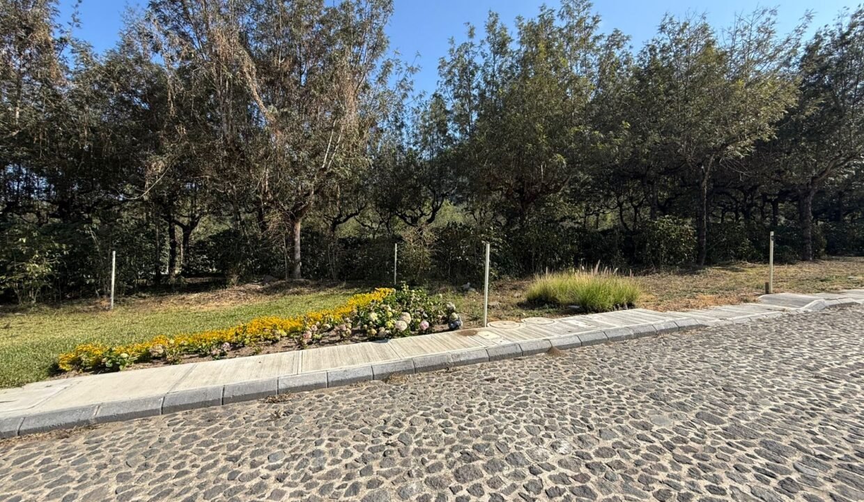Terreno en Antigua Guatemala En Condominio Los Apóstoles Antigua Guatemala 222 (2)
