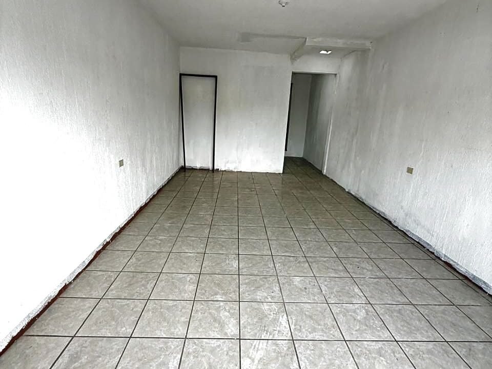 Hotel en Sipacate 9 Locales Comerciales 2 Apartamentos 1 Casa con Piscina (11)