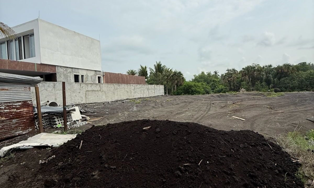 Terreno en Brisas Lado ManglarLaguna 2