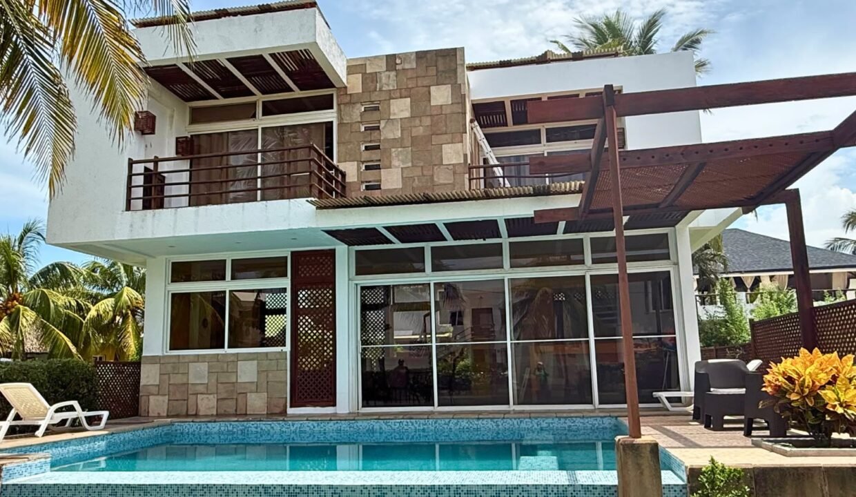Casa Frente al Mar con Título de Propiedad Monterrico (3)