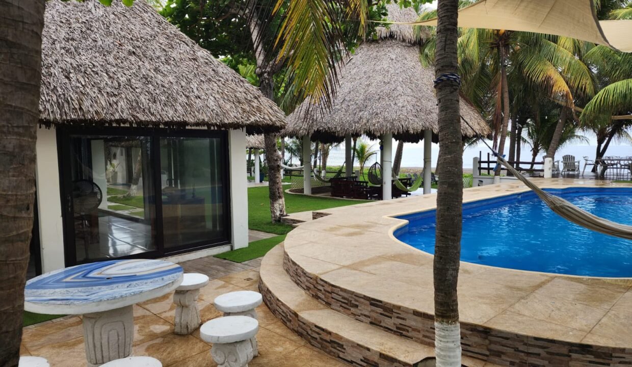 Casa en Monterrico Frente al Mar El Pumpo (15)