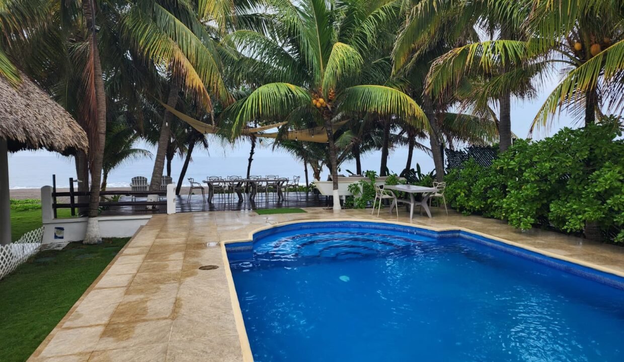 Casa en Monterrico Frente al Mar El Pumpo (16)