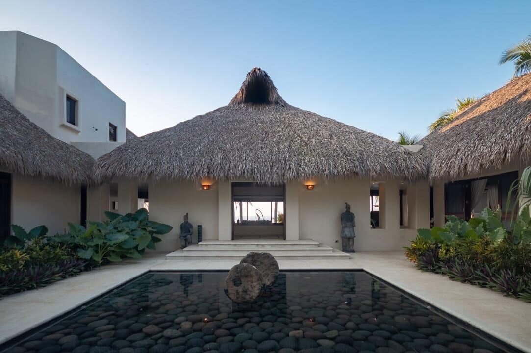 Casa en Monterrico KM 18 Frente al Mar Piscina Infinita (24)