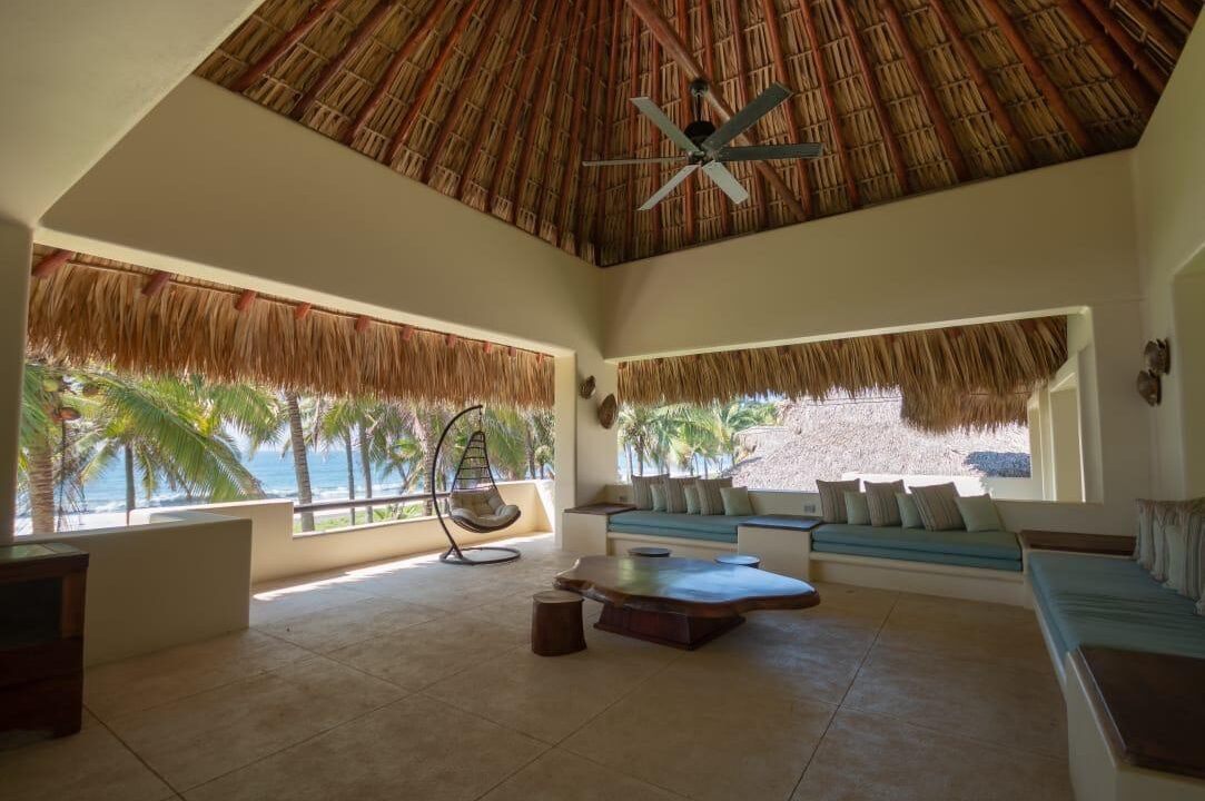 Casa en Monterrico KM 18 Frente al Mar Piscina Infinita (8)