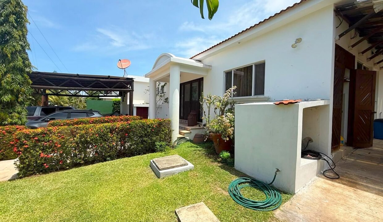 Casa en Villas del Pacífico Piscina Propia Chulamar (13)