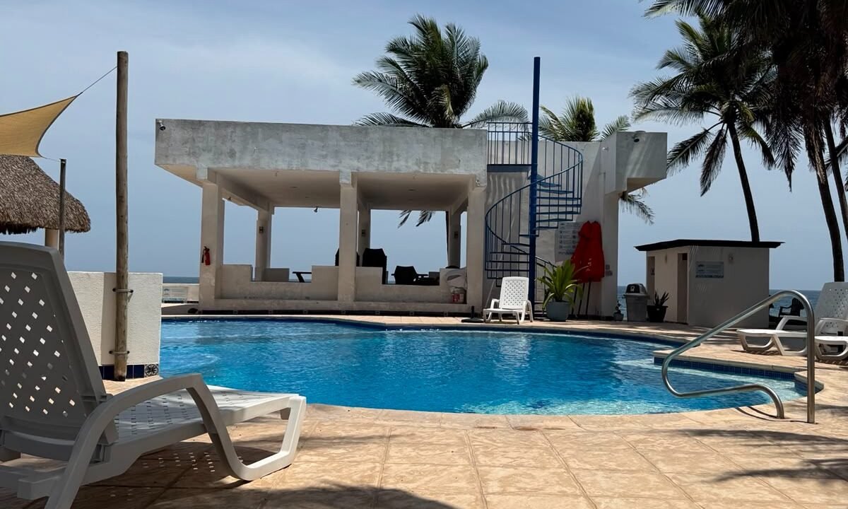 Hotel El Pantanal Bungalows y Restaurante Monterrico (3)