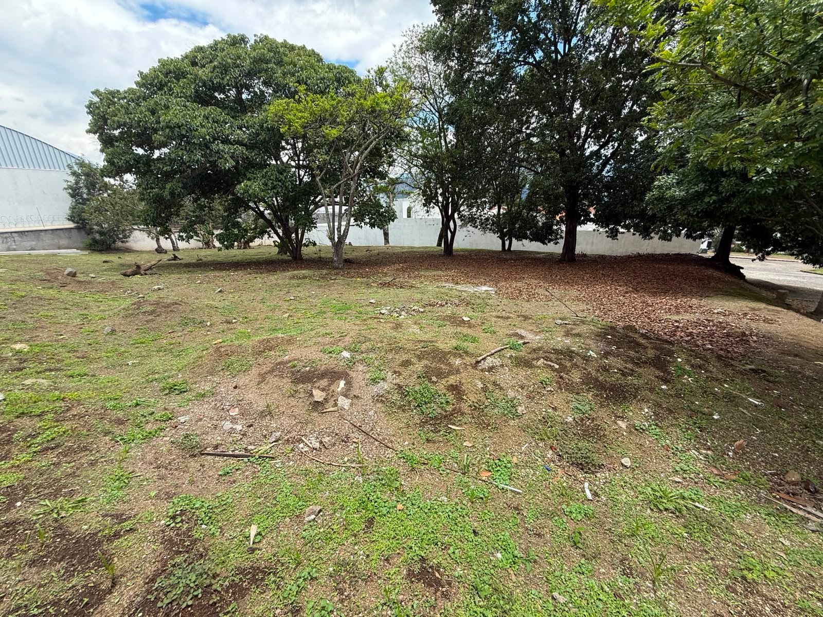 Terreno en Antigua Guatemala | En Condominio Finca de Santa Delfina - Image 2