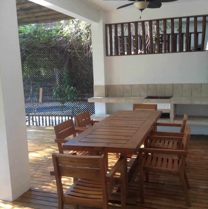 casa en venta en monterrico villa en 1er nivel con piscina privada y parqueo (10)