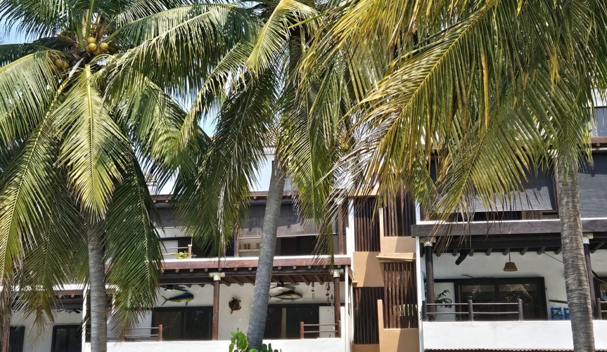casa en venta en monterrico villa en 1er nivel con piscina privada y parqueo (2)