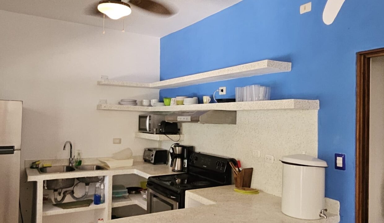 casa en venta en monterrico villa en 1er nivel con piscina privada y parqueo (4)