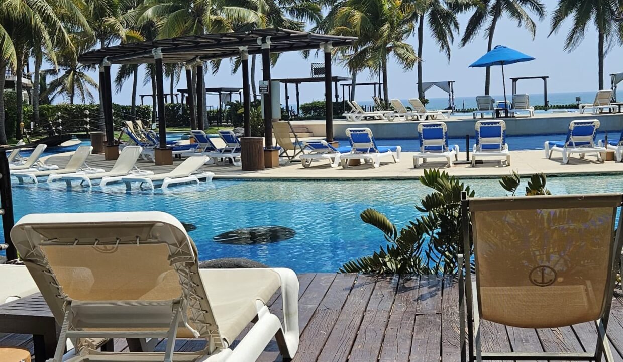 casa en venta en monterrico villa en 1er nivel con piscina privada y parqueo (6)