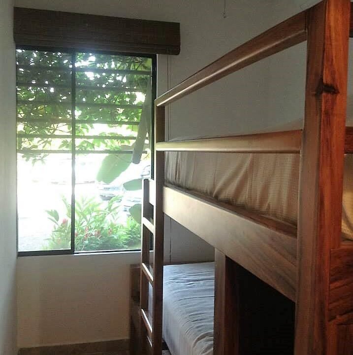 casa en venta en monterrico villa en 1er nivel con piscina privada y parqueo (7)