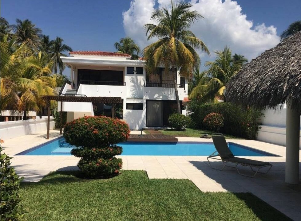 Casa en Chulamar Frente al Mar Puerto de San José (1)