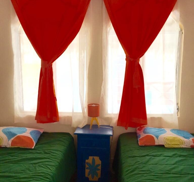 Casa en Las Lisas Frente al Mar Propiedad Multifamiliar con Piscina (15)