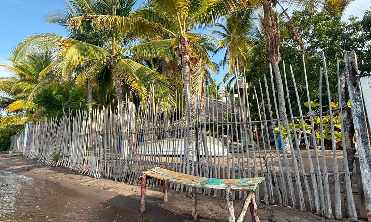 Casa en Las Lisas Frente al Mar Propiedad Multifamiliar con Piscina (20)