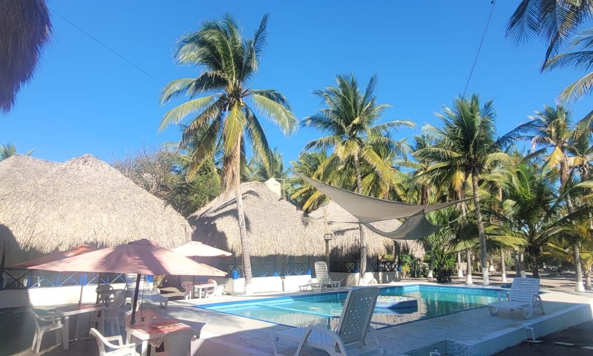 Casa en Las Lisas Frente al Mar Propiedad Multifamiliar con Piscina (27)