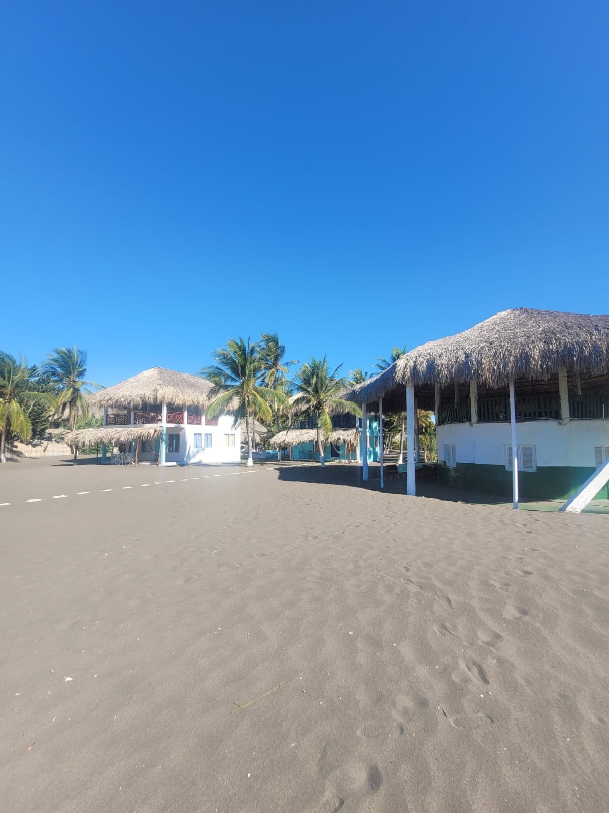 Casa en Las Lisas |  Frente al Mar | Propiedad Multifamiliar con Piscina - Miniatura 5