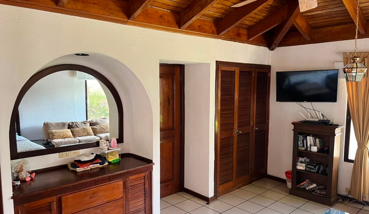 Casa en Likin Acceso a Canal Amplia Piscina y Lindo Jardín (12)