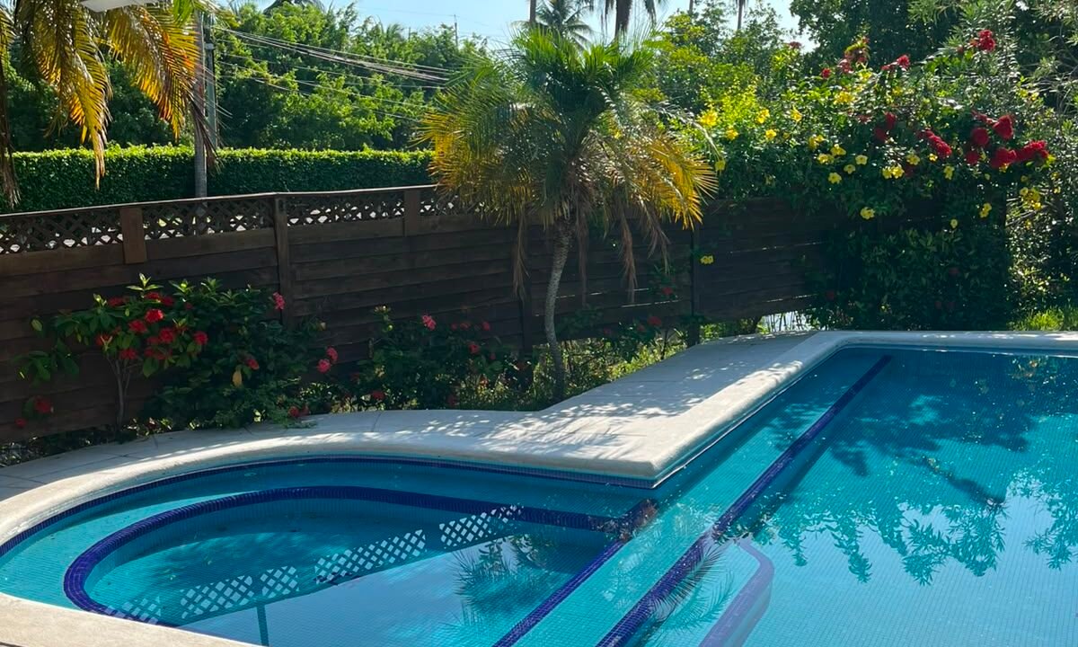 Casa en Likin Acceso a Canal Amplia Piscina y Lindo Jardín (27)
