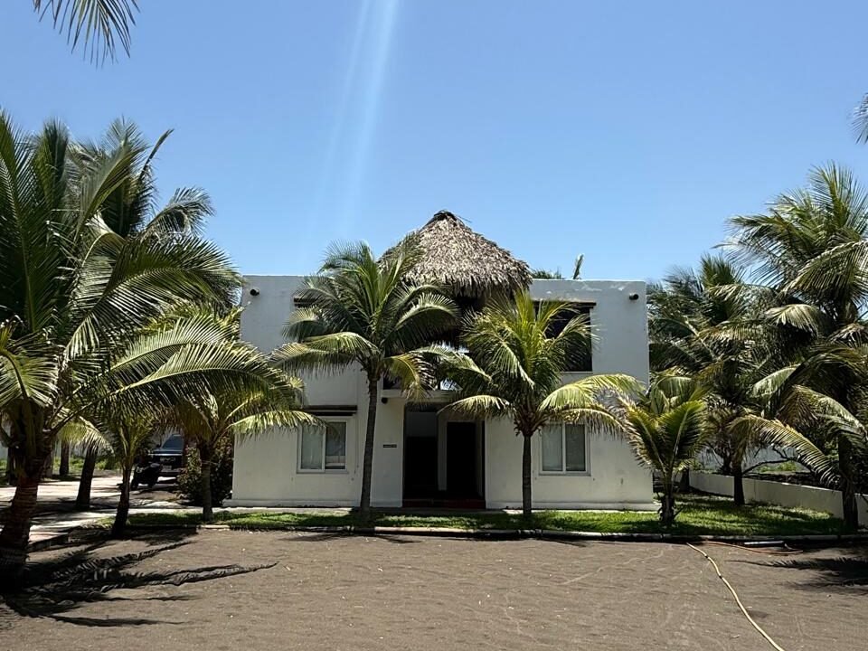 Casa en Monterrico Frente al Mar Piscina con Vista al Mar (14)