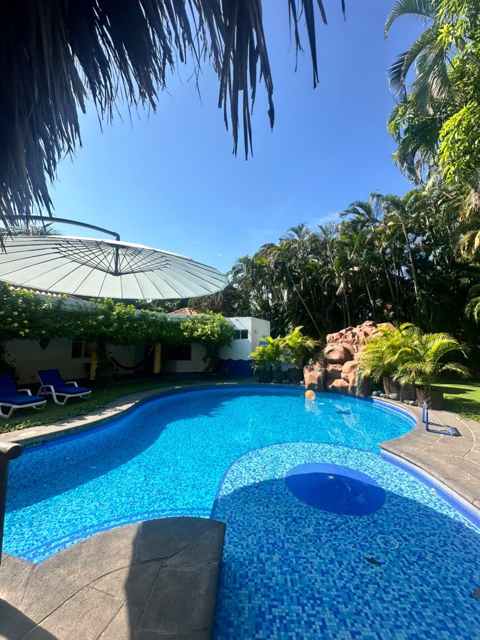 Casa en All Seasons | Piscina Propia con Lagartera y Jacuzzi - Image 5