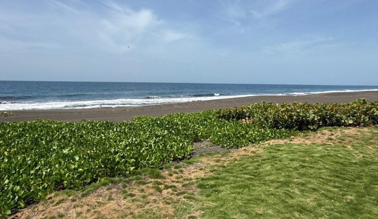 Casa en Monterrico Frente al Mar Aldea la Curbina (10)