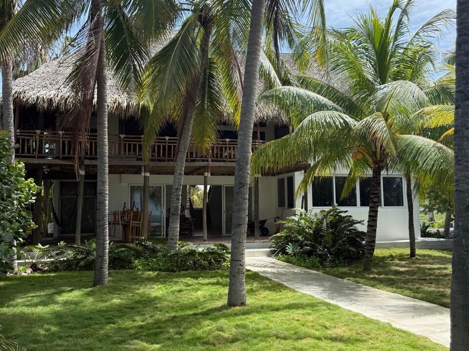 Casa en Monterrico Frente al Mar Aldea la Curbina (11)
