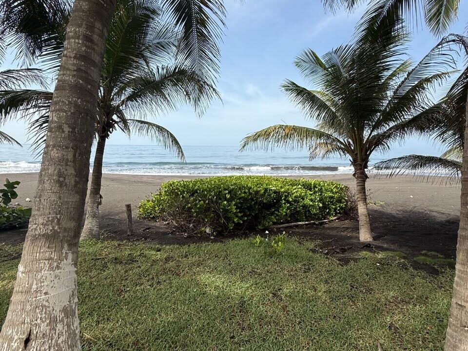 Casa en Monterrico Frente al Mar Monterrico (1)