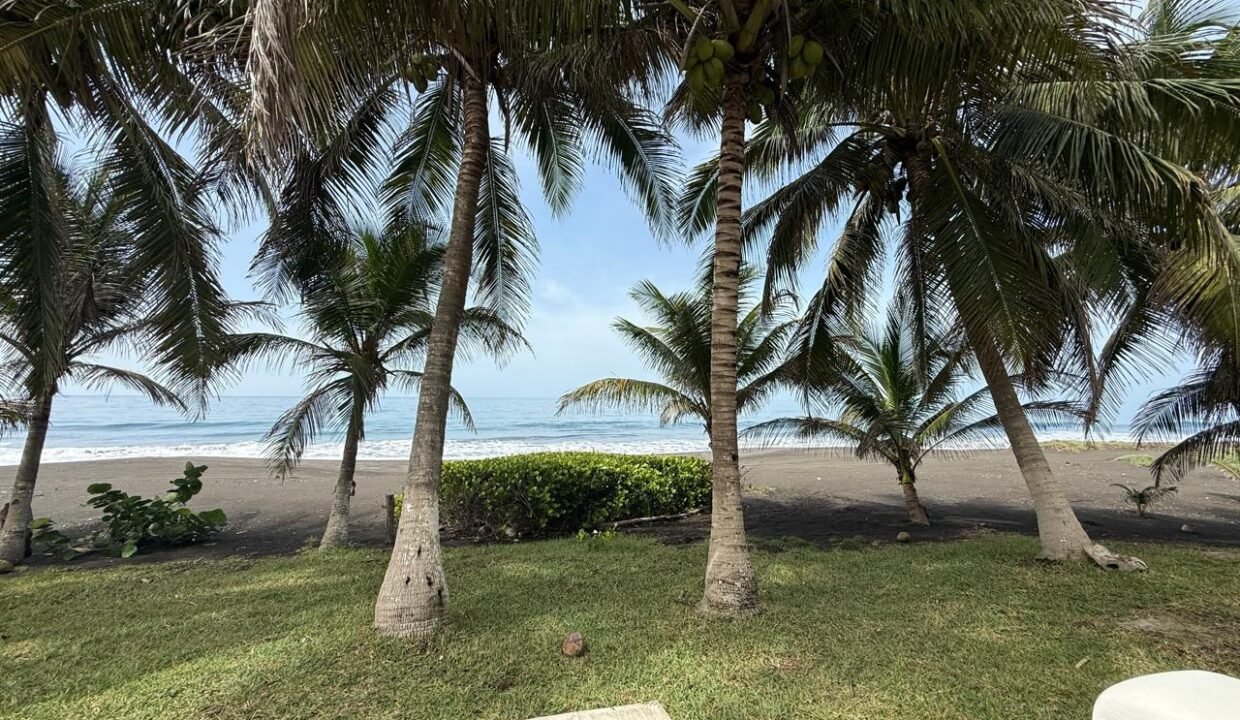 Casa en Monterrico Frente al Mar Monterrico (2)