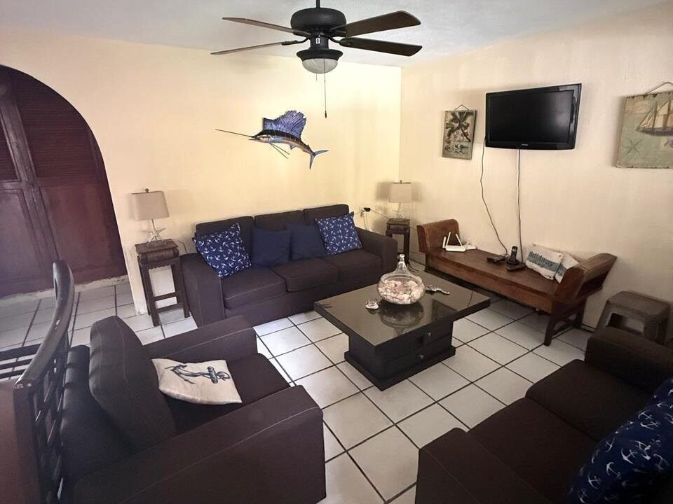 Casa de Playa con Piscina y Acceso a Canal – Likin, Guatemala