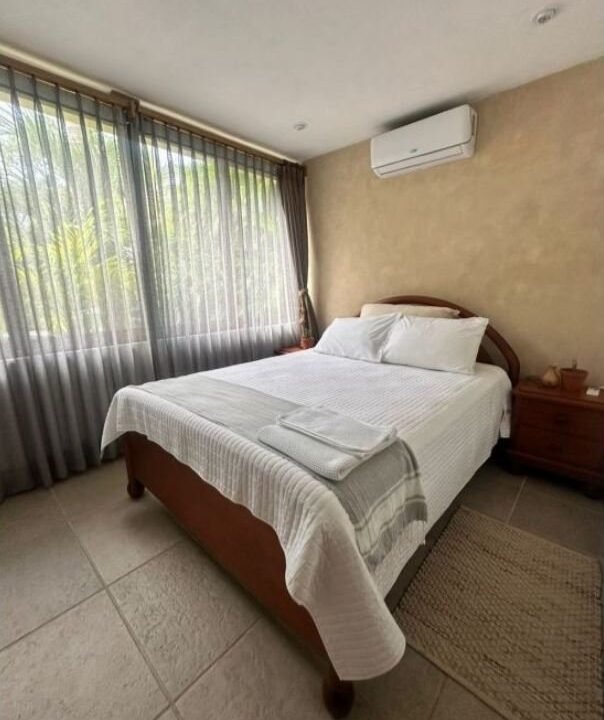 Casa Moderna en Likin | 5 Habitaciones, Frente a Canal, Piscina 3